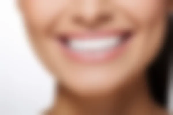 深圳刚翰口腔门诊部活动义齿收费现仅需2500元起，原价3000元起，超值优惠等您来享！