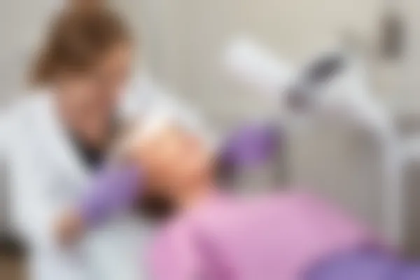 天津美铭口腔门诊部推出超值拔牙优惠活动，原价500元起现仅需350元起，轻松解决您的口腔困扰！