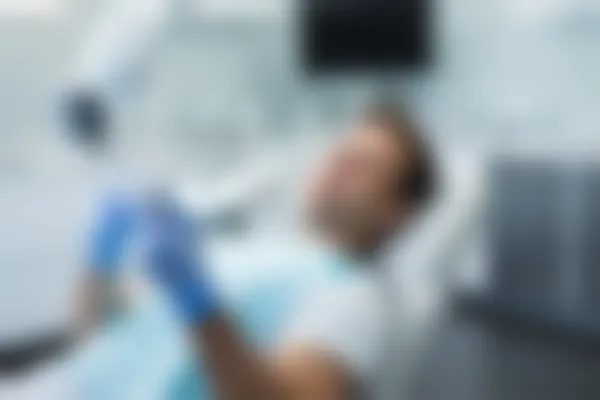 种植牙的适龄范围是多少岁？什么年龄段可以进行种植牙手术？