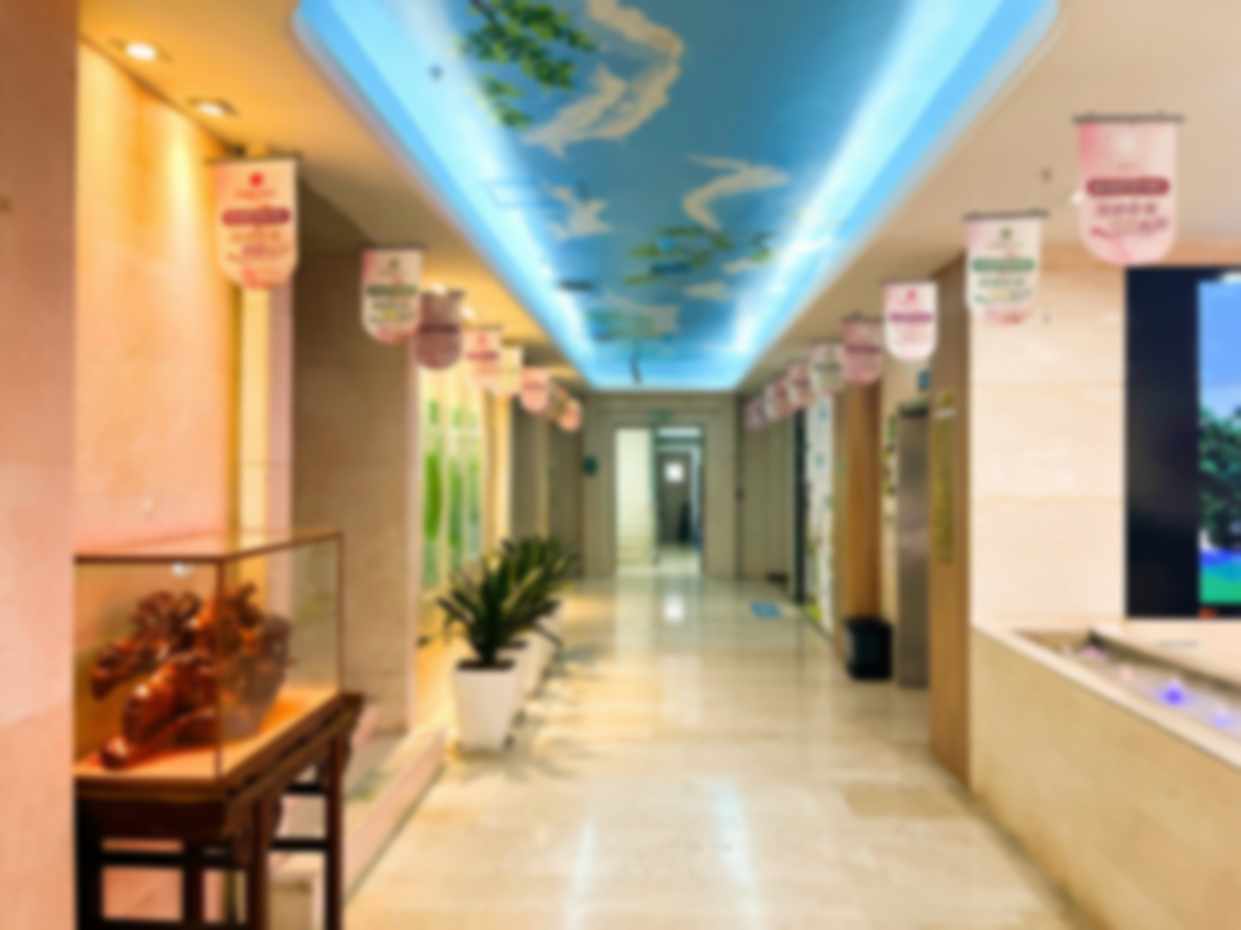 新城区黄静和陈鸿清哪个好？——服务态度考量