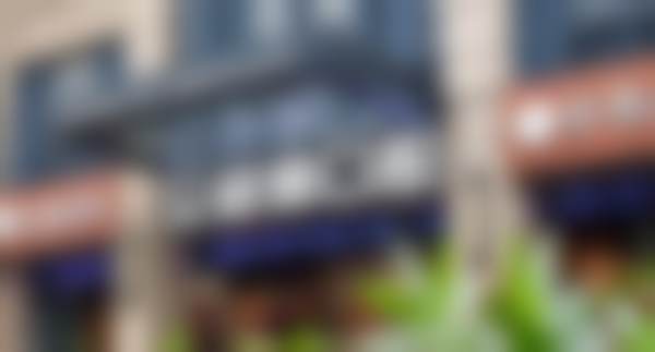 广州润博鹤洞口腔门诊部门头