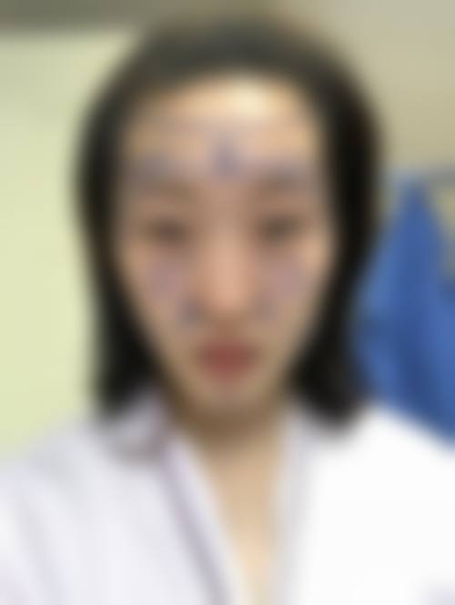 乌鲁木齐晏莎医疗美容诊所地理位置便于到院。