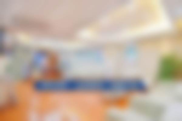 深圳佳桦欧芽拜尔口腔门诊部地理位置便于到院。
